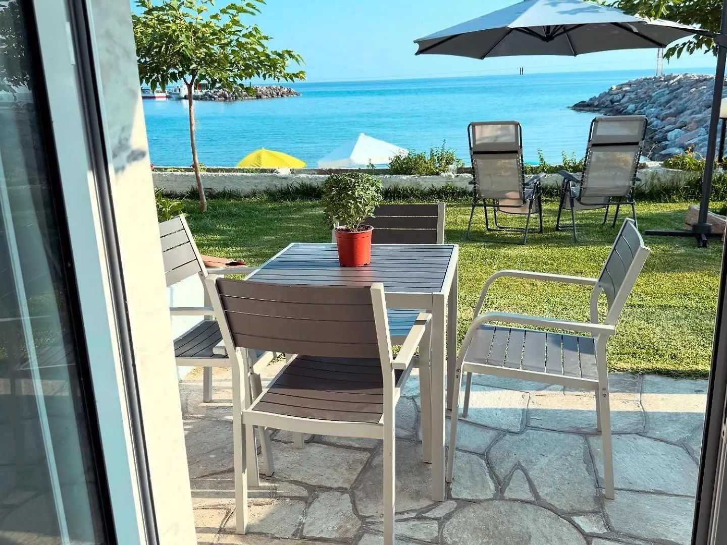 Beach Front Heaven Skioni Nea Skioni Lägenhet